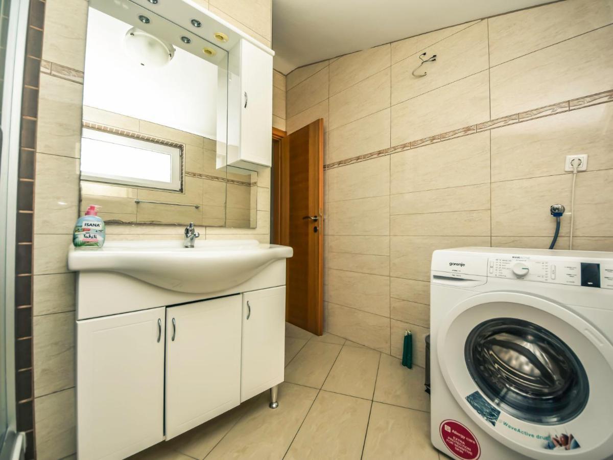 Apartment Tanja By Interhome Maslenica Eksteriør billede